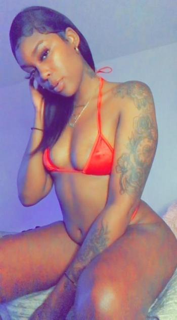 Lee, 27  female escort, Columbia