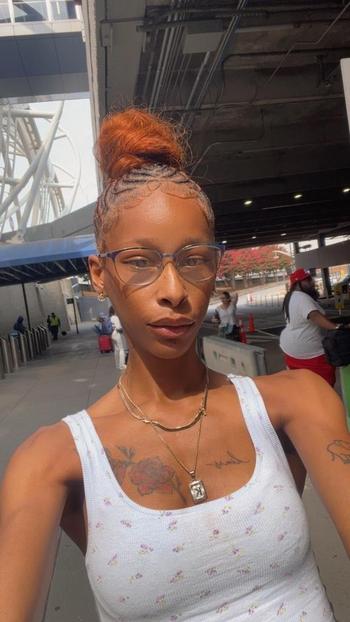 Honeyglow, 25  female escort, Columbia