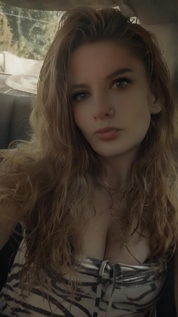 escort photo 8